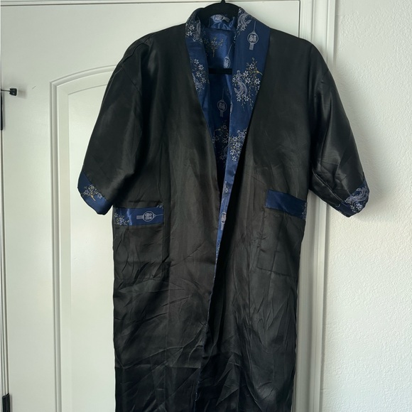 Japanese Silk Robe - Picture 3 of 5